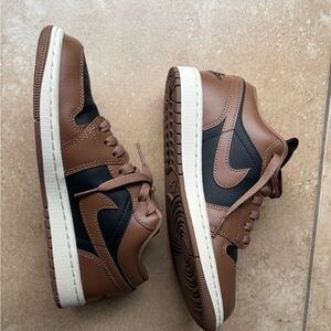Women’s air Jordan 1 low size 7